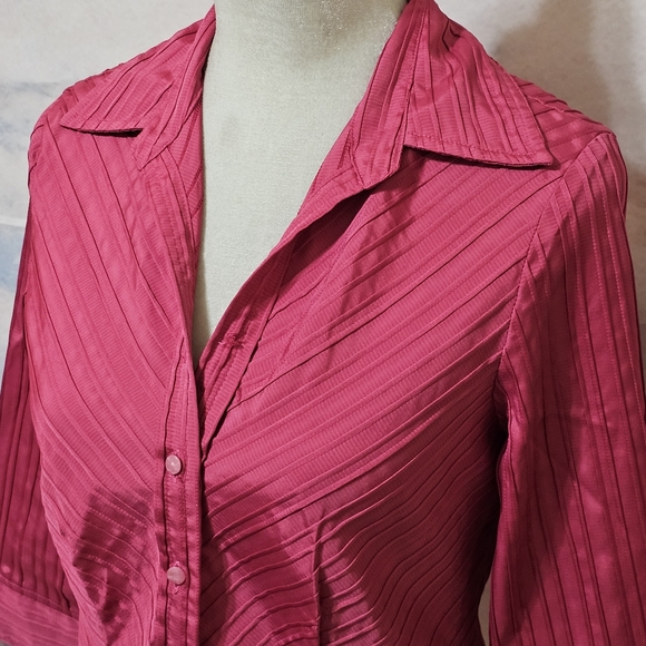 Como petite Fuchsia button down 3/4 sleeve blouse - Picture 3 of 9